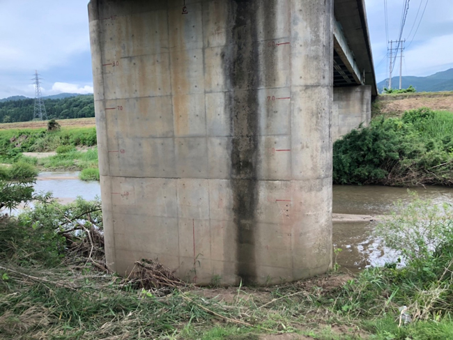 氾濫水位ライン塗装工事