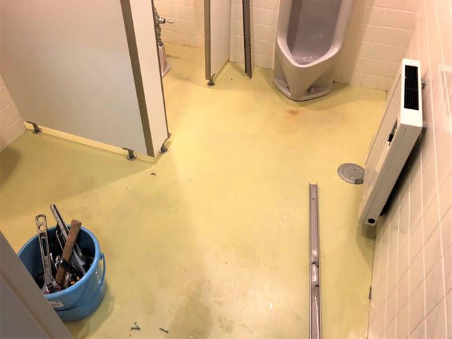 トイレ床防水塗装工事